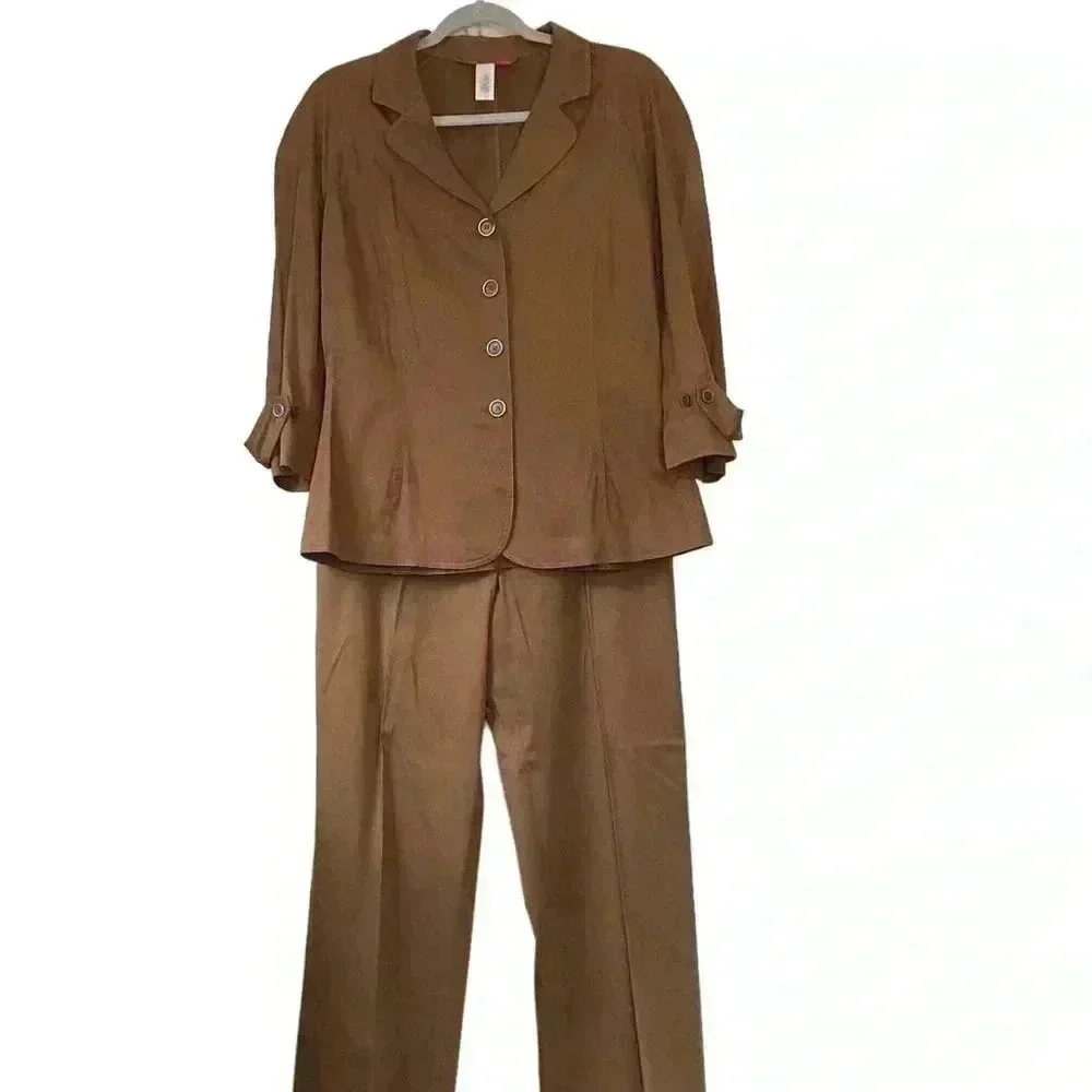 Anne Klein stretchy Womens  2-pc Suit, Brown 3/4 Sleeve Jacket& Pants  Size 10
